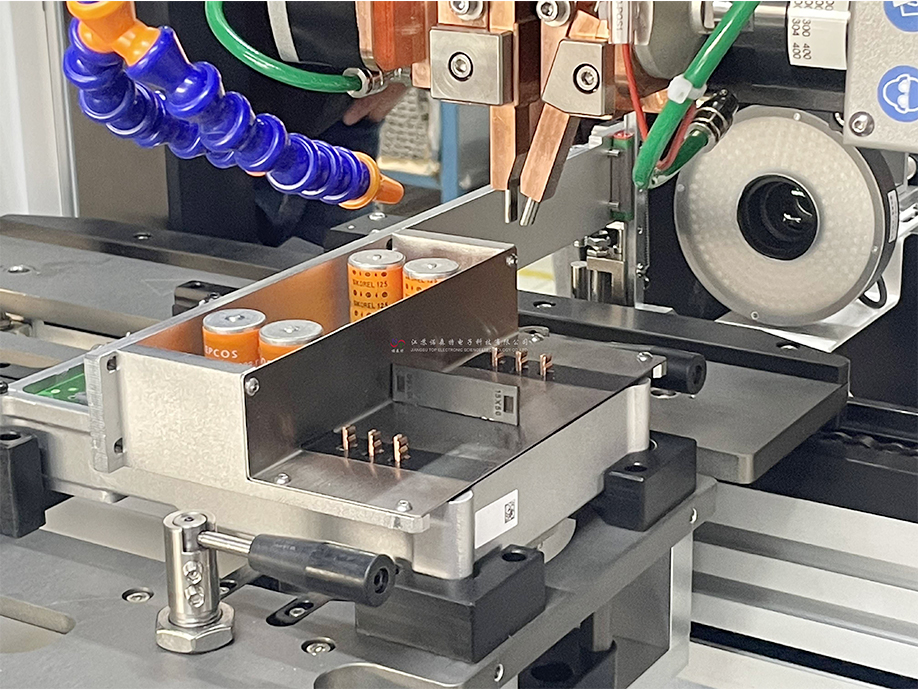 非标汽车电子铜片夹持全自动焊接机