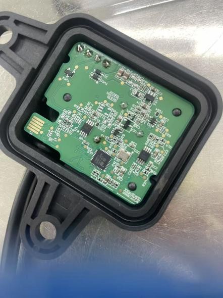 传感器塑料热铆焊接样品工艺_热铆焊接机